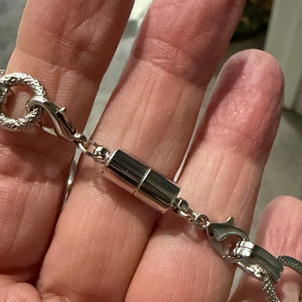 Chunky Chain Silver Angel Pendant Necklace - Picture 4 of 6